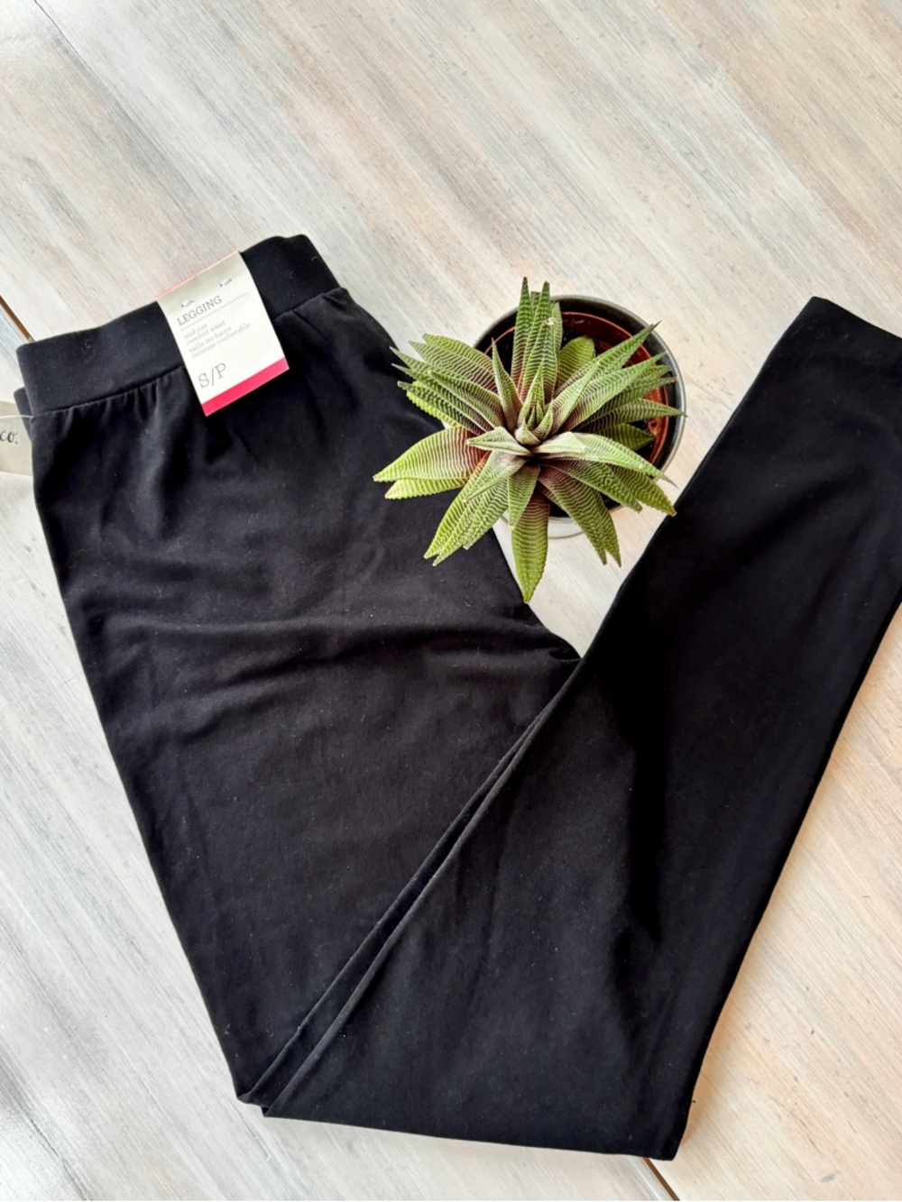 NWT Mid Rise Black Style & Co Leggings with Comfort Waist. Size S/P  NEW ❤️